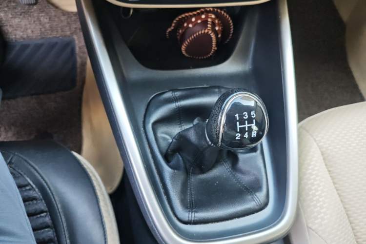 Used Ford Escort 2017 1.5L Manual Comfort Model Gear Lever