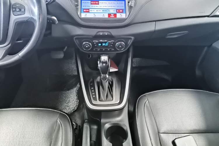 Used Ford Escort 2017 Happiness Edition 1.5L Automatic Fashion Version Gear Lever