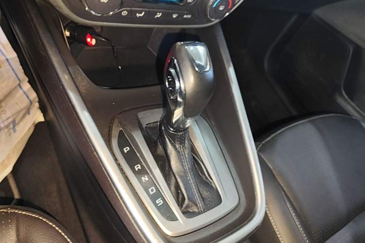 Used Ford Escort 2017 Happiness Edition 1.5L Automatic Fashion Version Gear Lever