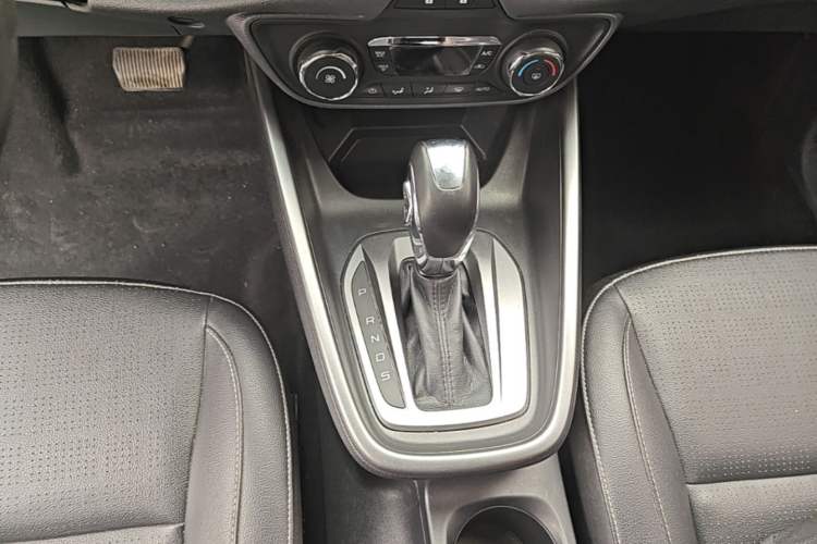 Used Ford Escort 2017 Happiness Edition 1.5L Automatic Fashion Version Gear Lever