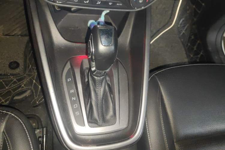 Used Ford Escort 2017 Happiness Edition 1.5L Automatic Fashion Version Gear Lever