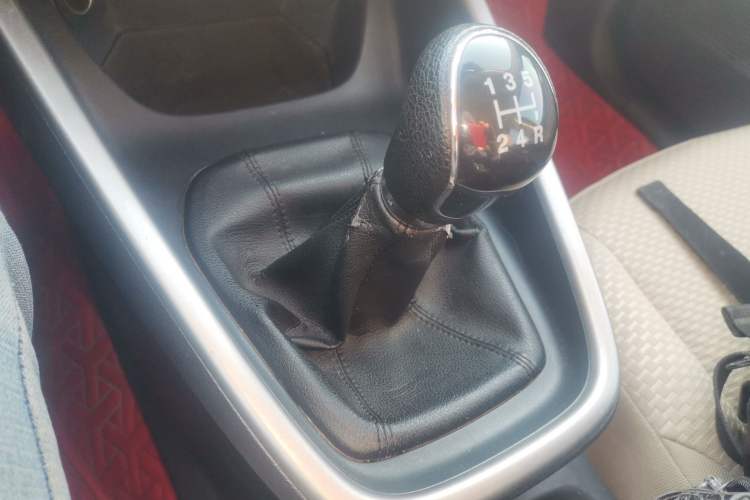Used Ford Escort 2017 1.5L Manual Comfort Model Gear Lever