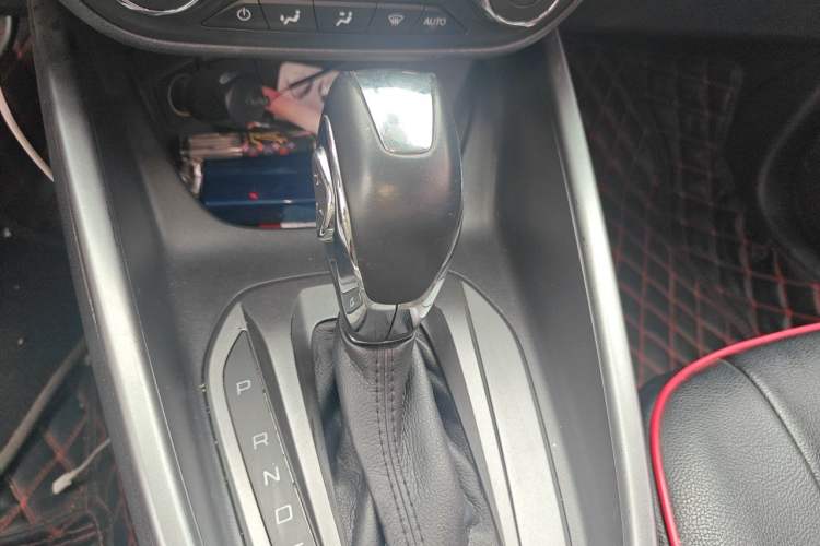 Used Ford Escort 2017 Happiness Edition 1.5L Automatic Fashion Version Gear Lever