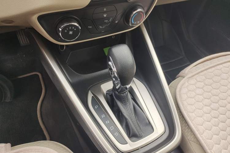Used Ford Escort 2017 Revised Version 1.5L Automatic Comfort Edition Gear Lever