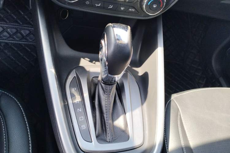 Used Ford Escort 2017 Happiness Edition 1.5L Automatic Fashion Version Gear Lever