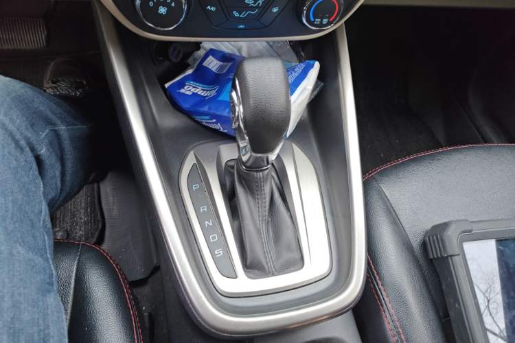 Used Ford Escort 2017 Revised Version 1.5L Automatic Comfort Edition Gear Lever