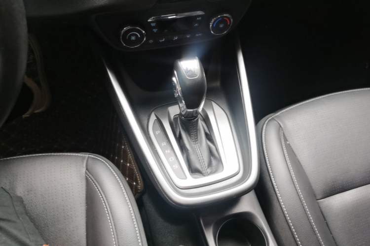 Used Ford Escort 2017 Happiness Edition 1.5L Automatic Fashion Version Gear Lever
