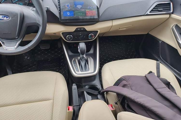 Used Ford Escort 2017 Revised Version 1.5L Automatic Comfort Edition Gear Lever