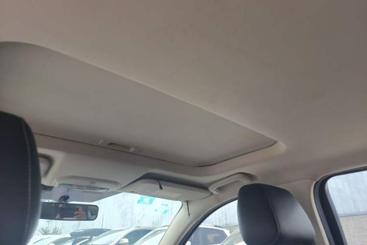 Used Ford Escort 2017 Happiness Edition 1.5L Automatic Fashion Version Headliner