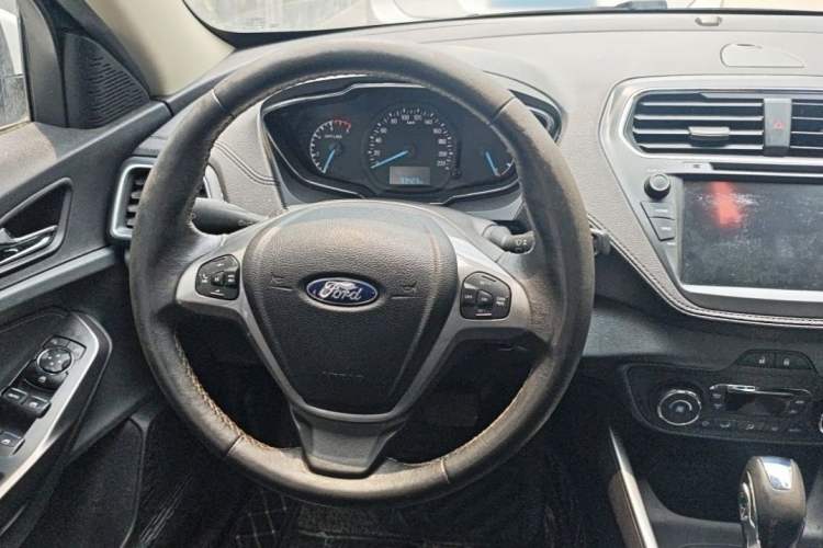Used Ford Escort 2017 Happiness Edition 1.5L Automatic Fashion Version Interior 2