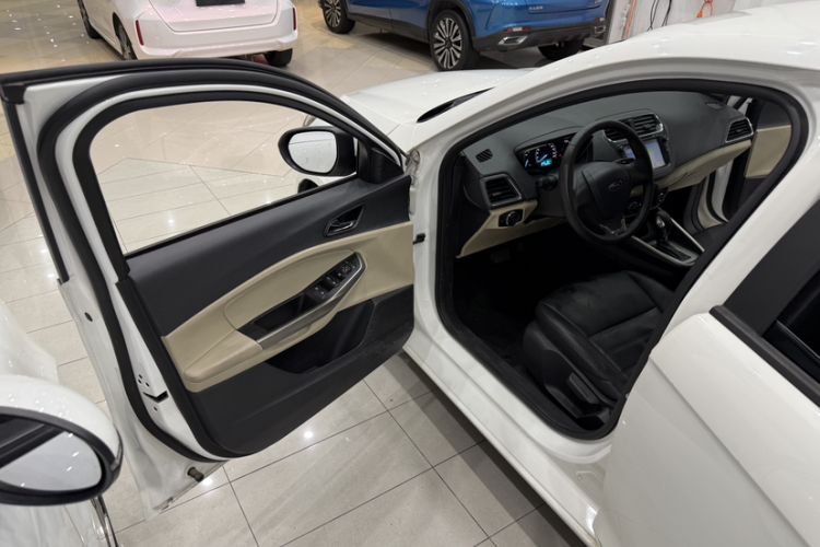 Used Ford Escort 2017 Revised Version 1.5L Automatic Comfort Edition Interior 2