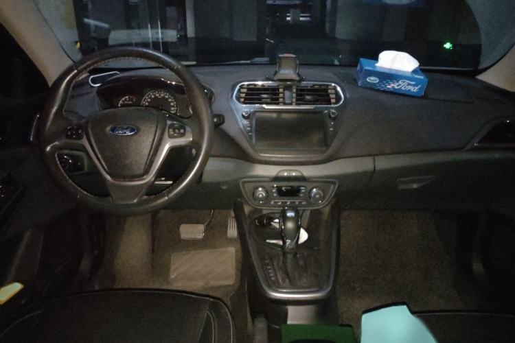 Used Ford Escort 2017 Happiness Edition 1.5L Automatic Fashion Version Interior 2