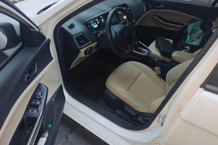 Used Ford Escort 2017 Revised Version 1.5L Automatic Comfort Edition Interior 3