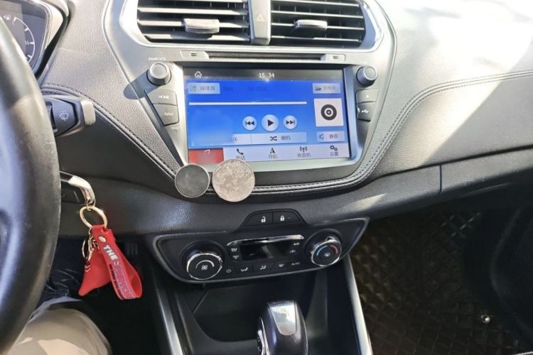Used Ford Escort 2017 Happiness Edition 1.5L Automatic Fashion Version Interior 3