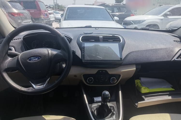 Used Ford Escort 2017 Revised Version 1.5L Manual Comfort Edition Interior 3
