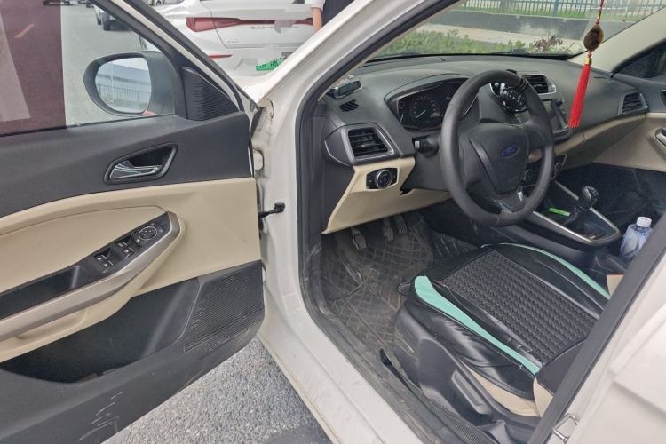 Used Ford Escort 2017 1.5L Manual Comfort Model Interior 3