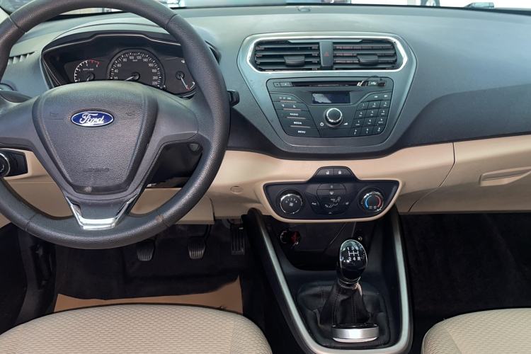Used Ford Escort 2017 Revised Version 1.5L Manual Comfort Edition Interior 3