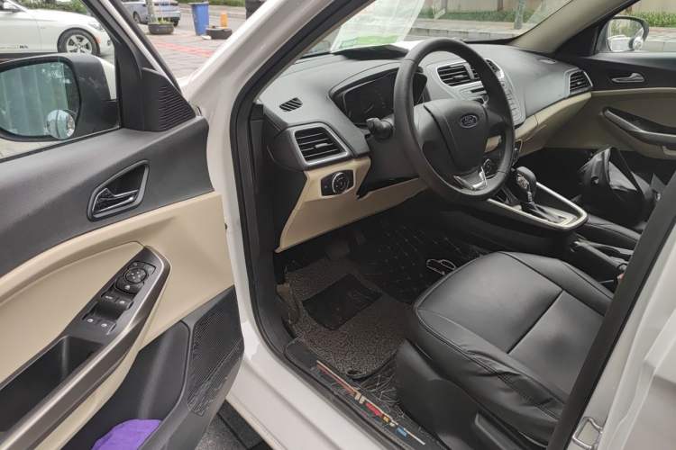 Used Ford Escort 2017 Revised Version 1.5L Automatic Comfort Edition Interior 3