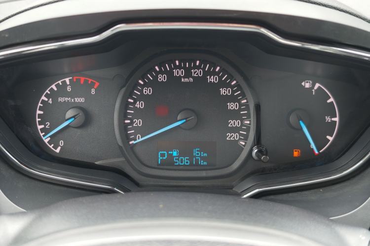 Used Ford Escort 2017 Happiness Edition 1.5L Automatic Fashion Version Interior 3