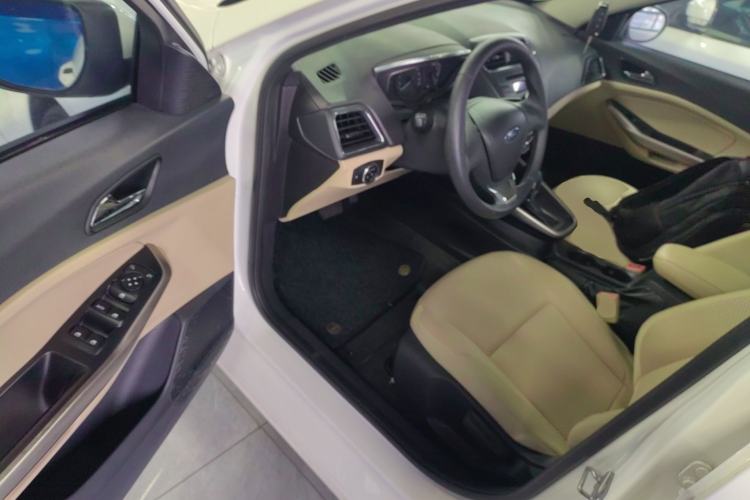 Used Ford Escort 2017 Revised Version 1.5L Automatic Comfort Edition Interior 3