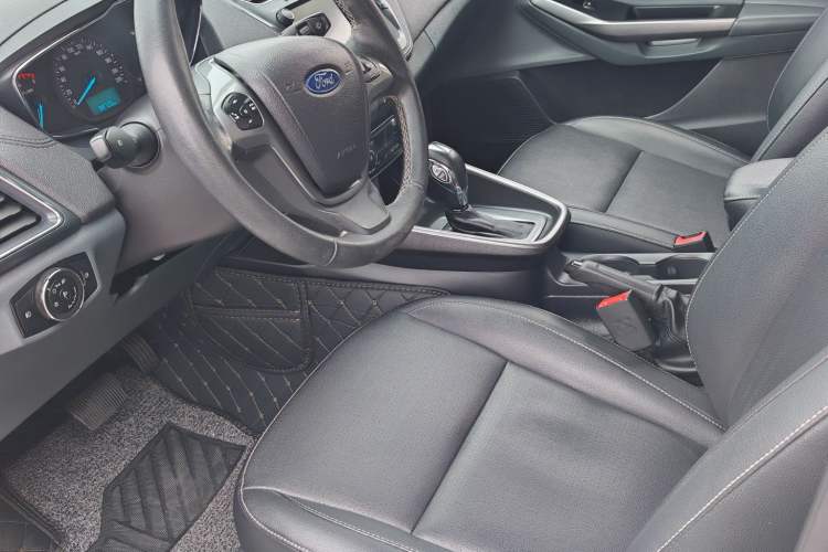 Used Ford Escort 2017 Happiness Edition 1.5L Automatic Fashion Version Interior 3