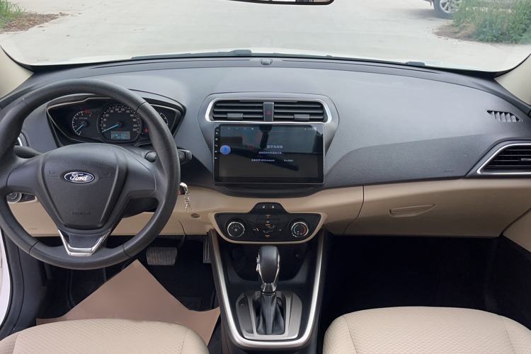 Used Ford Escort 2017 Revised Version 1.5L Automatic Comfort Edition Interior 4