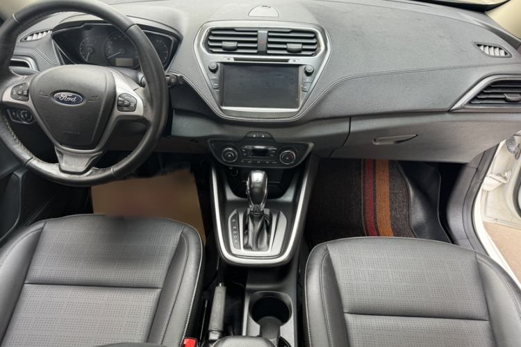 Used Ford Escort 2017 Happiness Edition 1.5L Automatic Fashion Version Interior 4