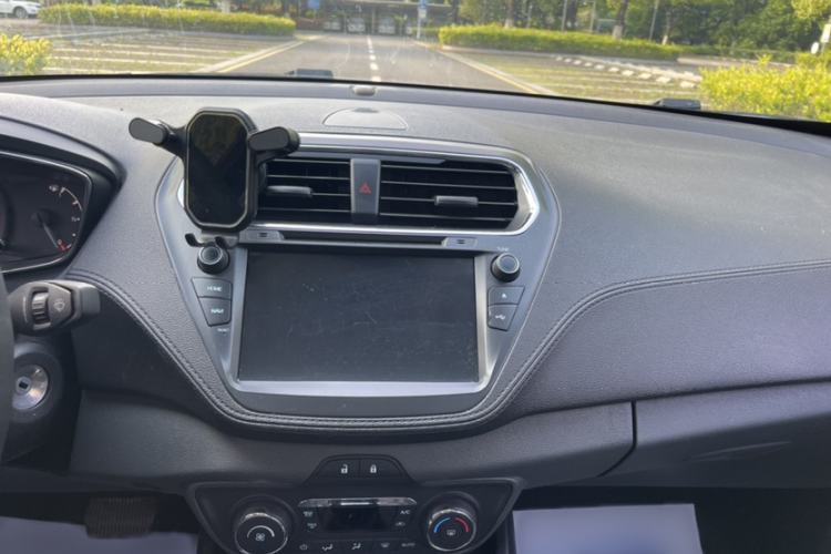Used Ford Escort 2017 Happiness Edition 1.5L Automatic Fashion Version Interior 4