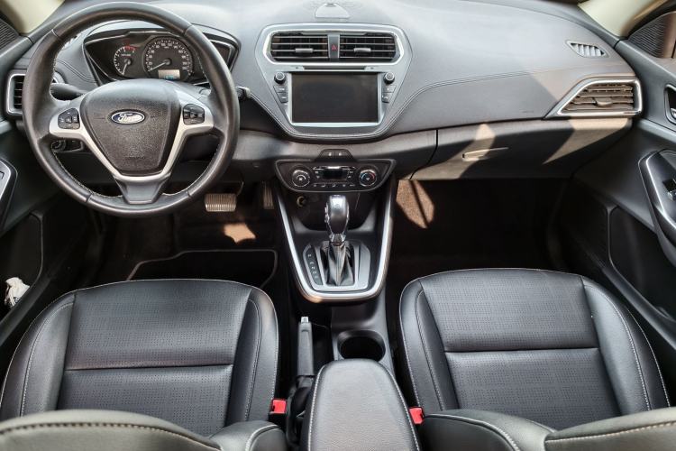 Used Ford Escort 2017 Happiness Edition 1.5L Automatic Fashion Version Interior 5