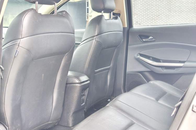 Used Ford Escort 2017 Happiness Edition 1.5L Automatic Fashion Version Interior 6