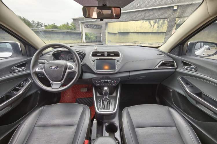 Used Ford Escort 2017 Happiness Edition 1.5L Automatic Fashion Version Interior 7