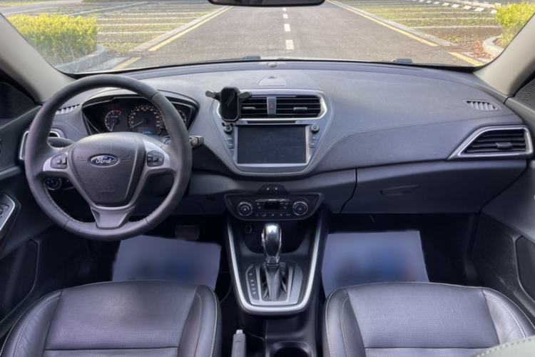 Used Ford Escort 2017 Happiness Edition 1.5L Automatic Fashion Version Interior 7