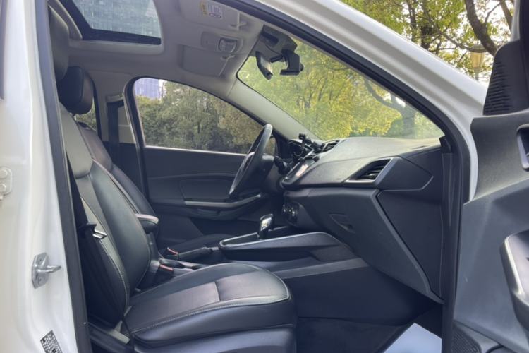Used Ford Escort 2017 Happiness Edition 1.5L Automatic Fashion Version Interior 8