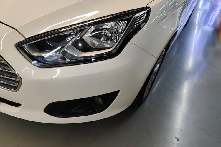 Used Ford Escort 2017 Happiness Edition 1.5L Automatic Fashion Version Left Front Headlight