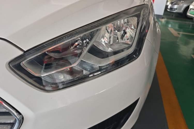 Used Ford Escort 2017 Revised Version 1.5L Manual Comfort Edition Left Front Headlight
