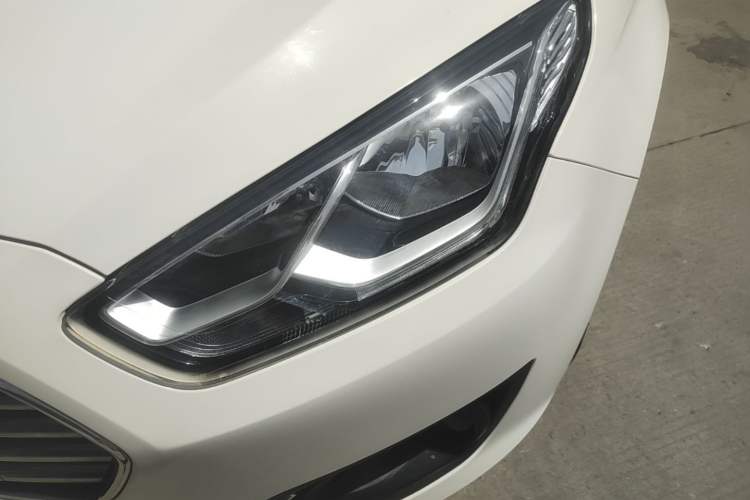 Used Ford Escort 2017 Happiness Edition 1.5L Automatic Fashion Version Left Front Headlight