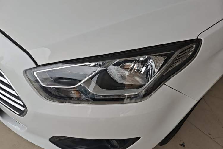 Used Ford Escort 2017 Happiness Edition 1.5L Automatic Fashion Version Left Front Headlight