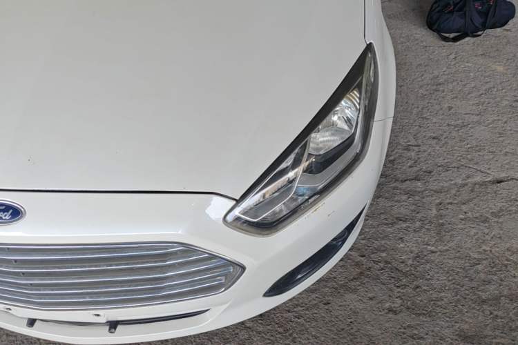 Used Ford Escort 2017 Happiness Edition 1.5L Automatic Fashion Version Left Front Headlight
