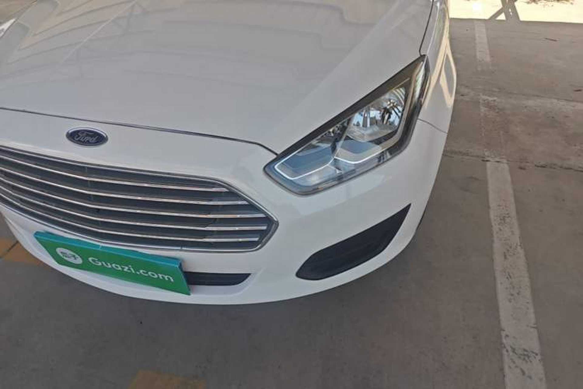 Used Ford Escort 2017 Revised Version 1.5L Manual Comfort Edition Left Front Headlight