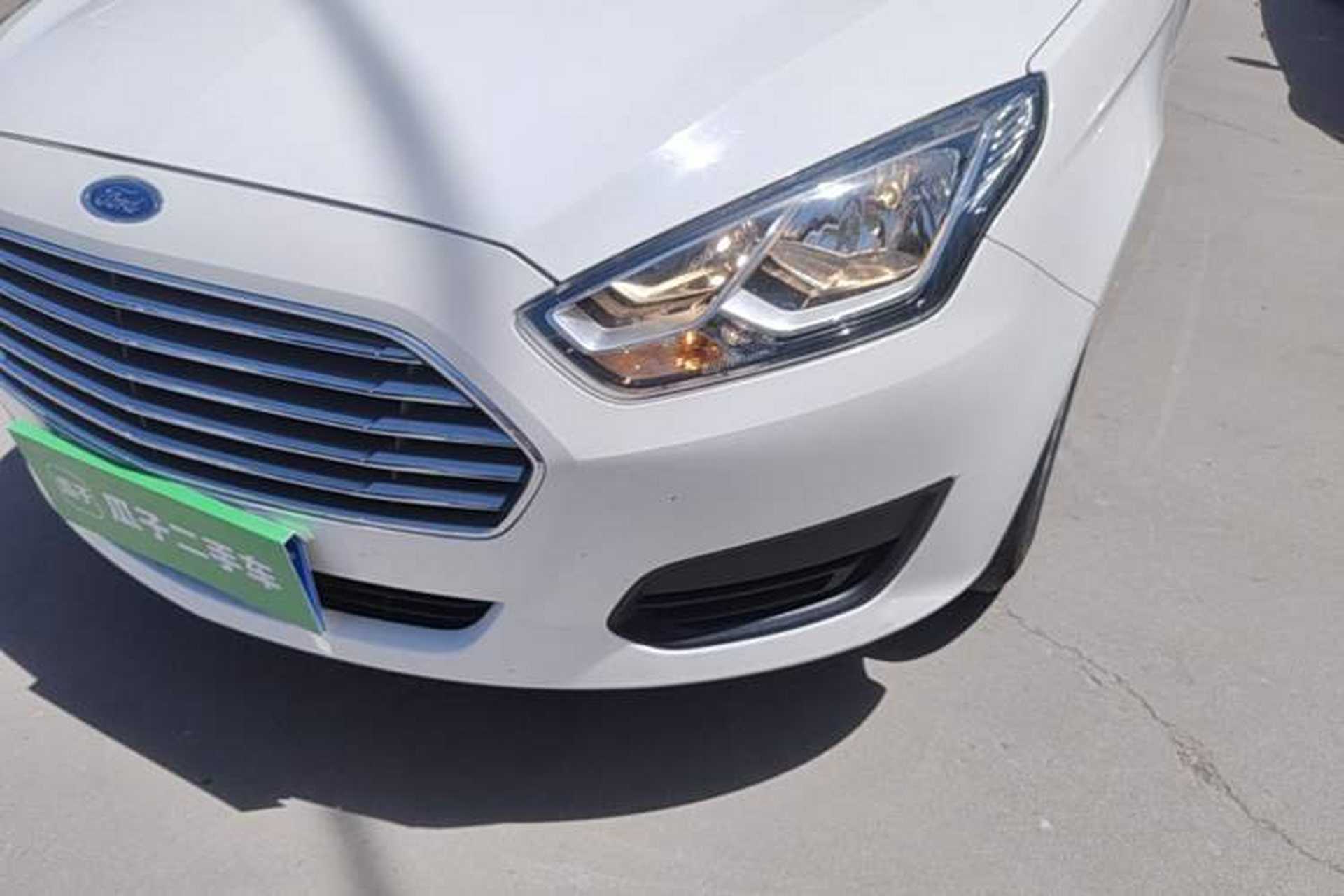 Used Ford Escort 2017 Revised Version 1.5L Automatic Comfort Edition Left Front Headlight