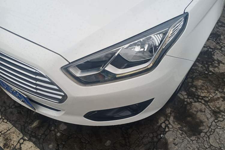 Used Ford Escort 2017 Happiness Edition 1.5L Automatic Fashion Version Left Front Headlight