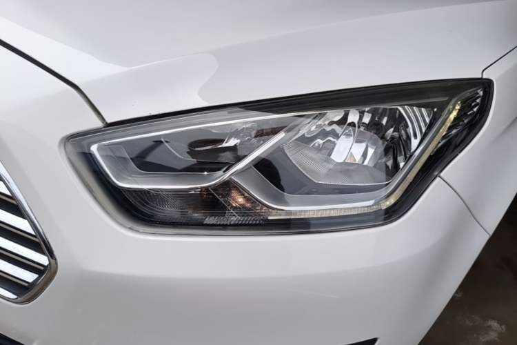 Used Ford Escort 2017 Happy Edition 1.5L Manual Fashion Model Left Front Headlight