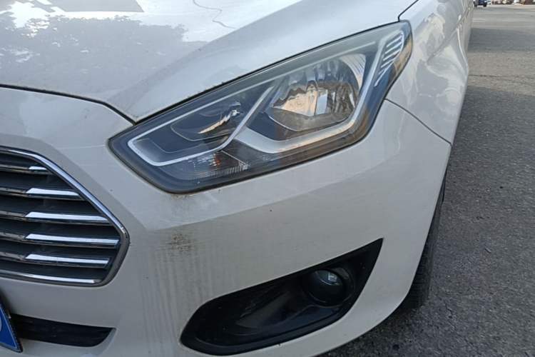 Used Ford Escort 2017 Happy Edition 1.5L Manual Fashion Model Left Front Headlight