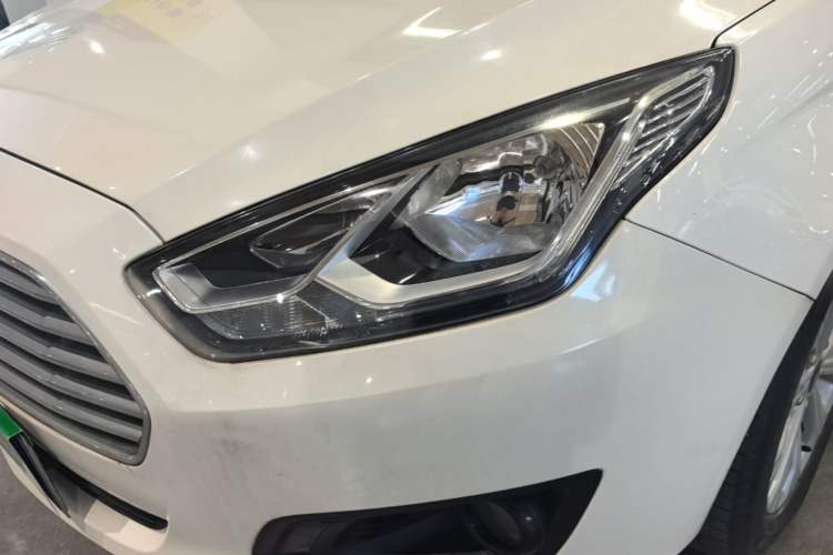 Used Ford Escort 2017 Happy Edition 1.5L Manual Fashion Model Left Front Headlight