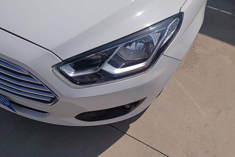 Used Ford Escort 2017 Happiness Edition 1.5L Automatic Fashion Version Left Front Headlight