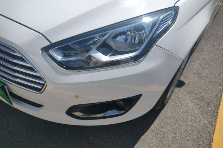 Used Ford Escort 2017 Revised Version 1.5L Manual Comfort Edition Left Front Headlight
