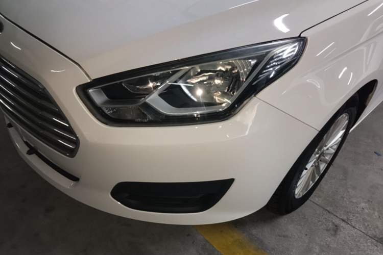 Used Ford Escort 2017 Revised Version 1.5L Automatic Comfort Edition Left Front Headlight