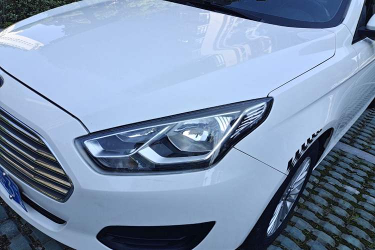 Used Ford Escort 2017 Revised Version 1.5L Automatic Comfort Edition Left Front Headlight