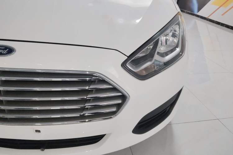 Used Ford Escort 2017 Revised Version 1.5L Manual Comfort Edition Left Front Headlight