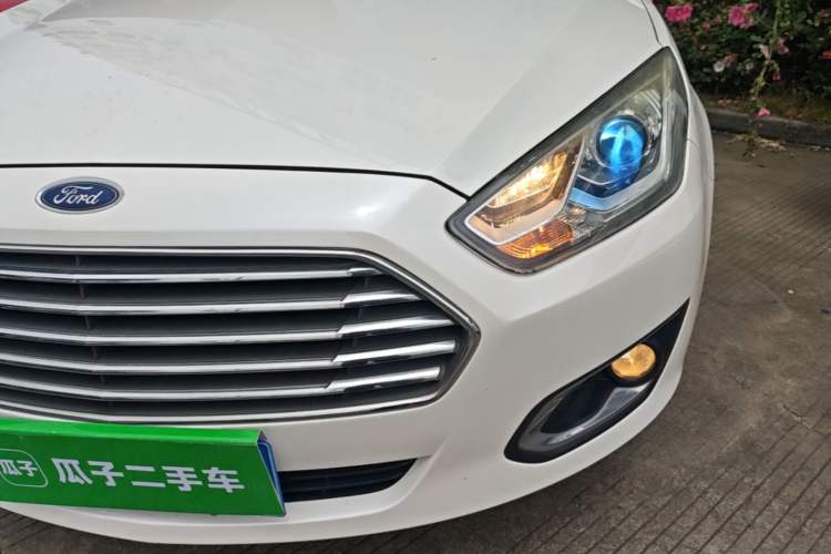 Used Ford Escort 2017 Happiness Edition 1.5L Automatic Fashion Version Left Front Headlight